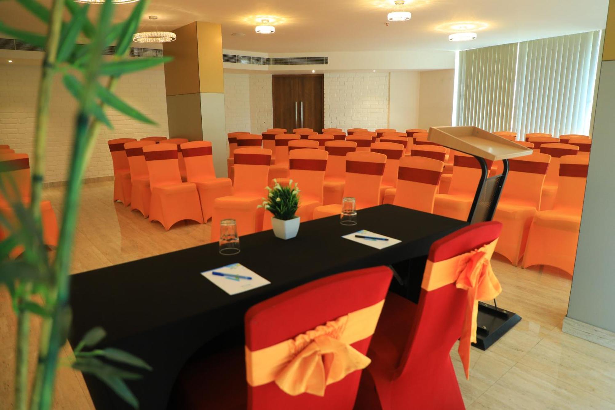 Vivid A Boutique Hotel Tiruchirappalli Екстериор снимка