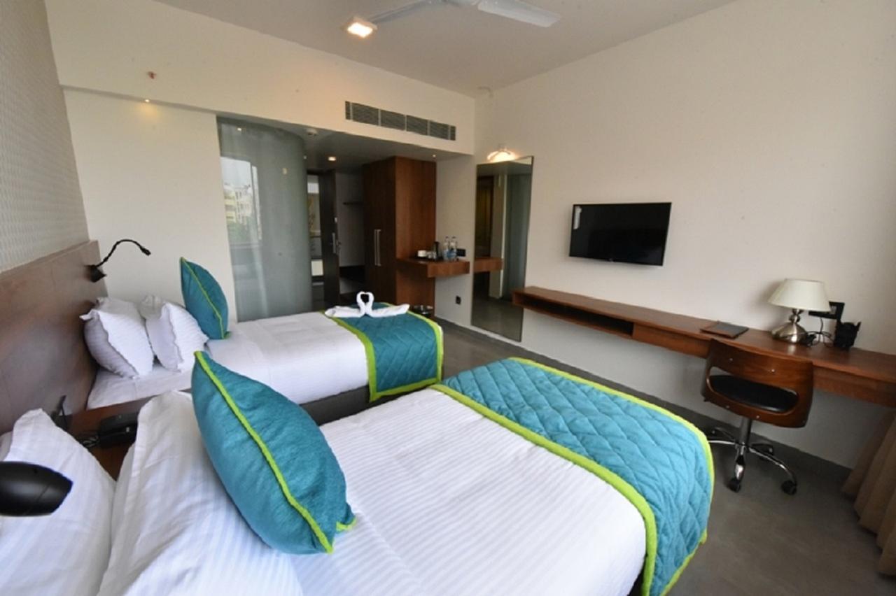Vivid A Boutique Hotel Tiruchirappalli Екстериор снимка