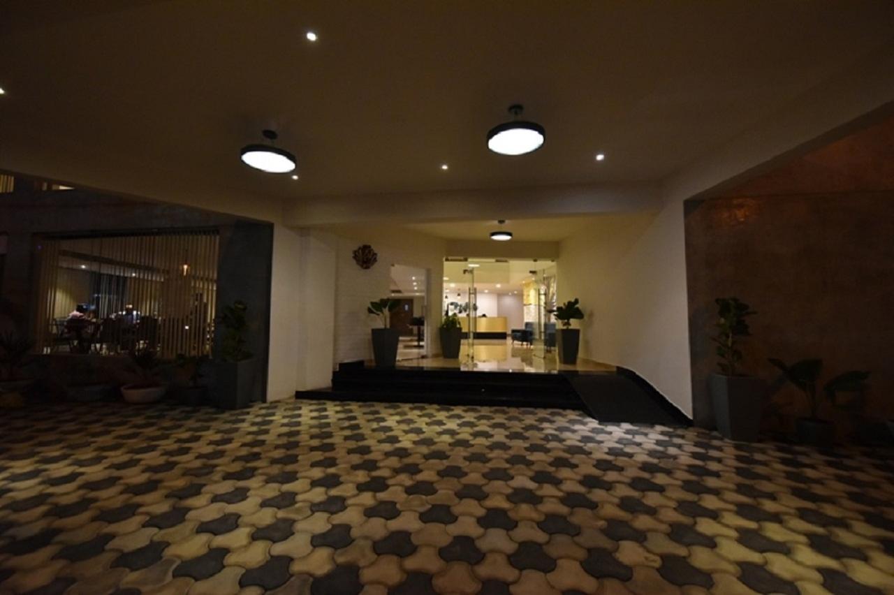 Vivid A Boutique Hotel Tiruchirappalli Екстериор снимка